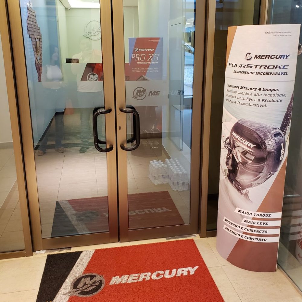 Totem Elíptico Dobrável 0,50m x 1,90m